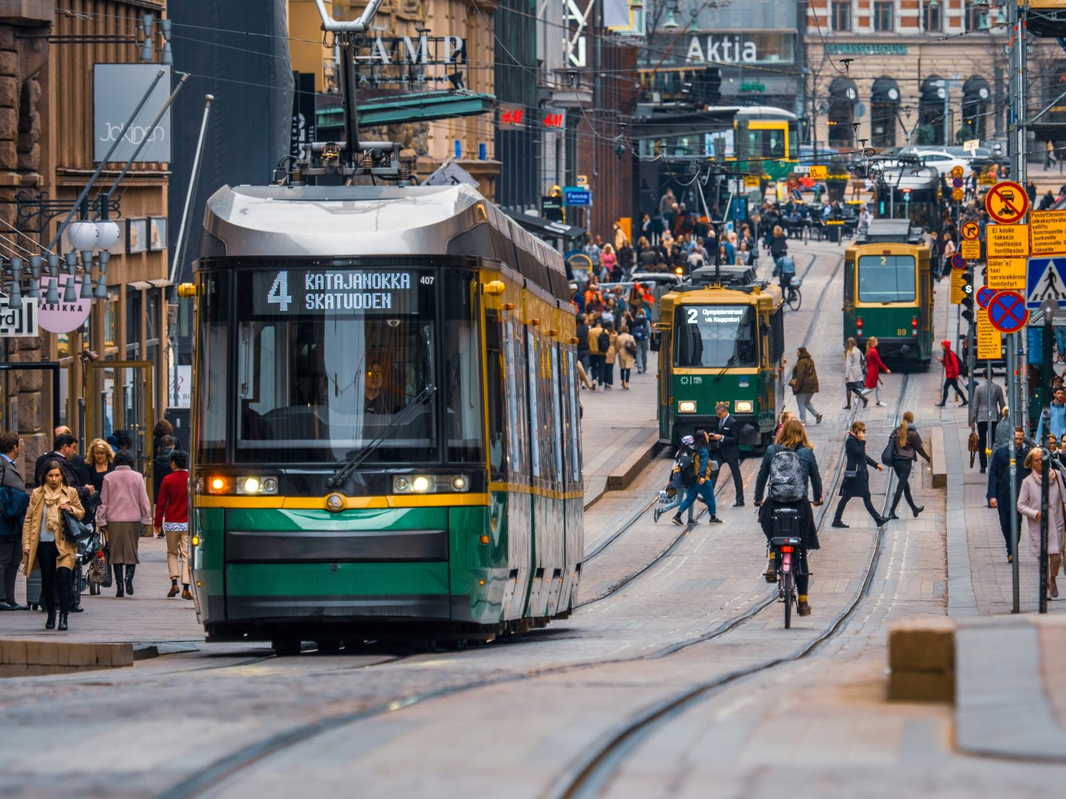 bus nel centro di helsinki