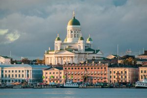 cattedrale di helskinki con vista dal mare